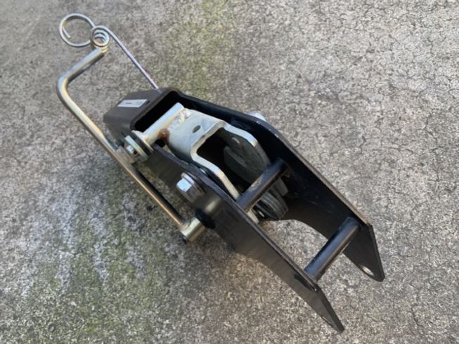 部品（パーツ） トラクターA1組替ヒッチ　ハローTX-U用 写真２